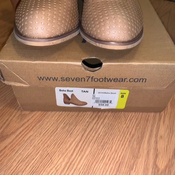 Women’s booties - Picture 2 of 3